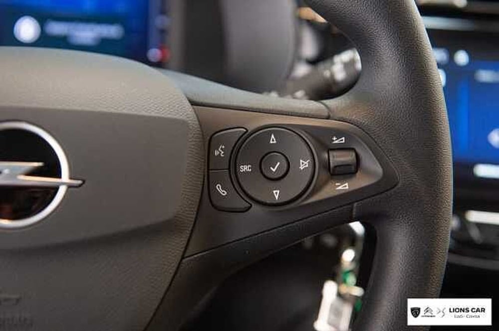 Opel Corsa nuova a Lodi (15)