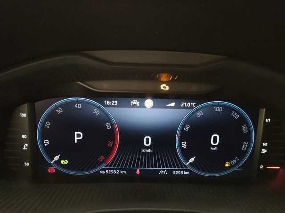 Skoda Kamiq usata a Varese (14)