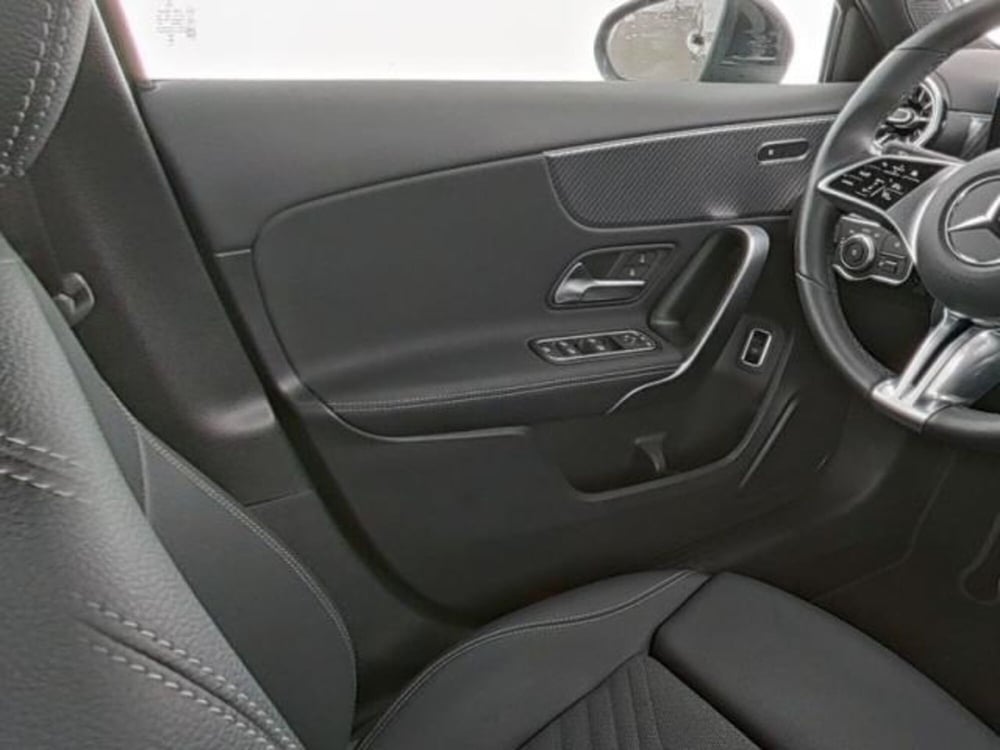 Mercedes-Benz Classe A Sedan usata a Milano (9)