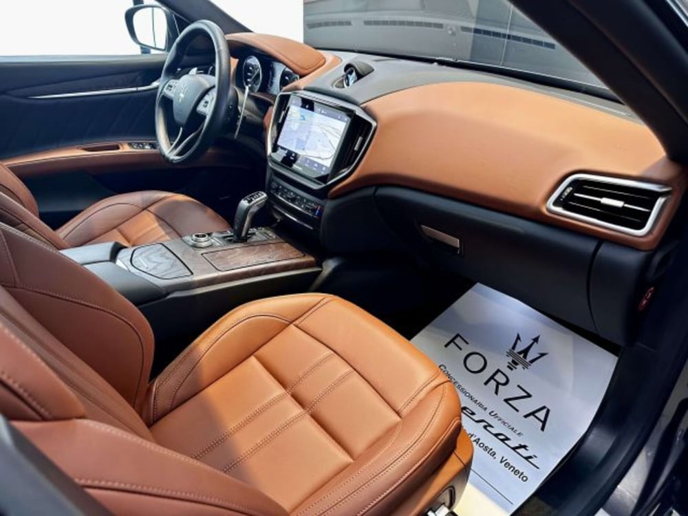 Maserati Ghibli usata a Torino (12)