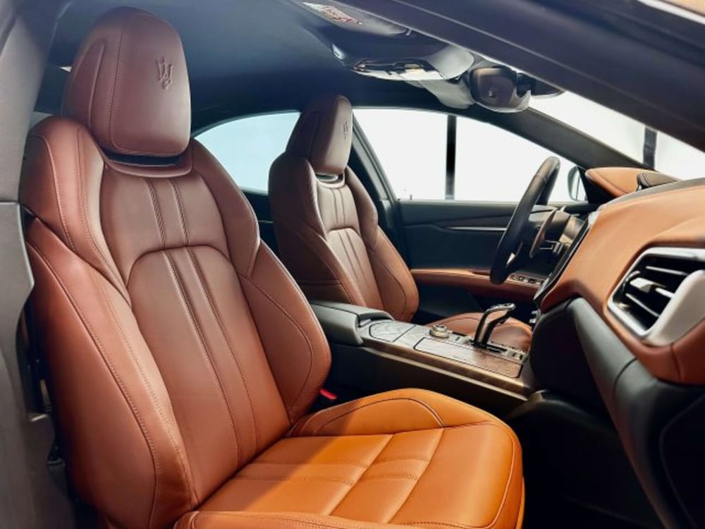 Maserati Ghibli usata a Torino (13)
