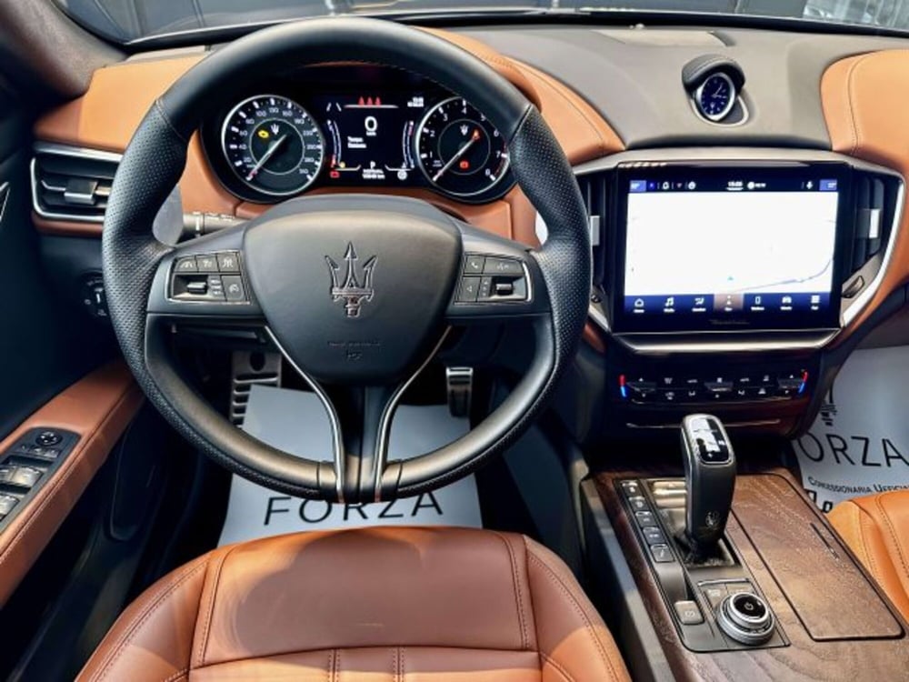 Maserati Ghibli usata a Torino (14)