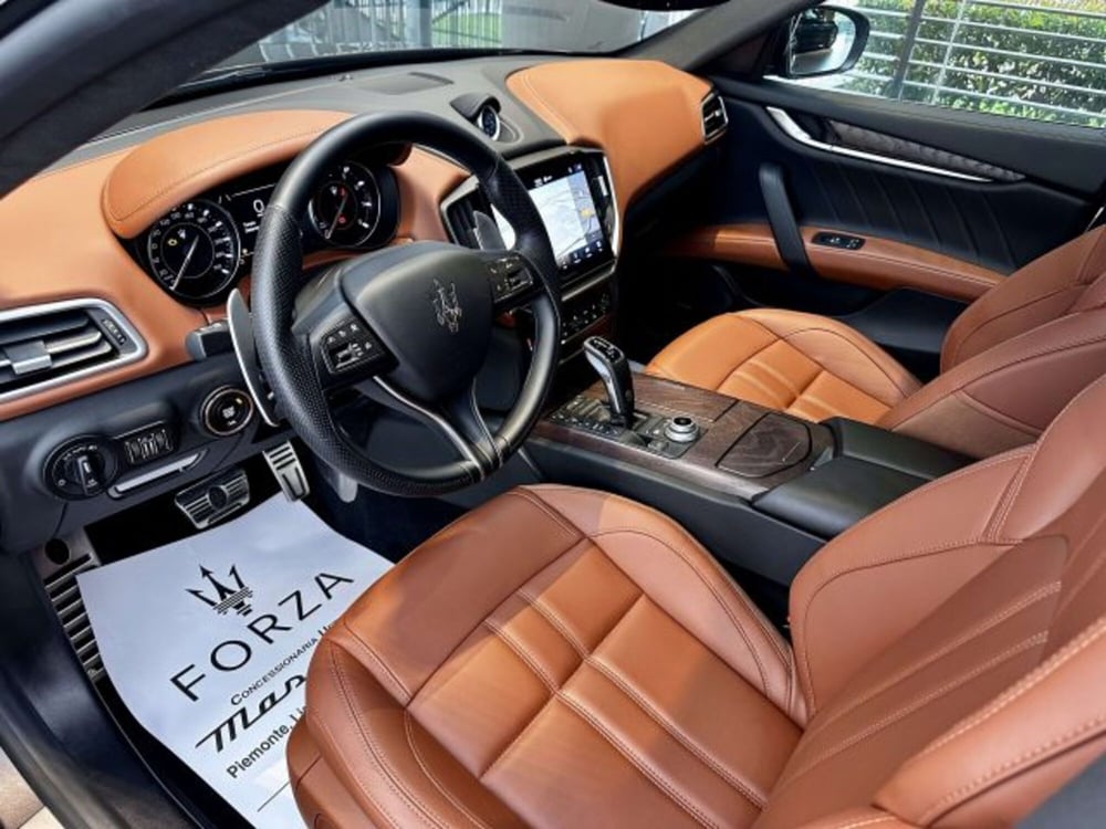 Maserati Ghibli usata a Torino (9)