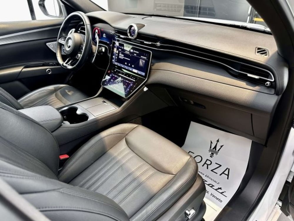 Maserati Grecale usata a Torino (13)