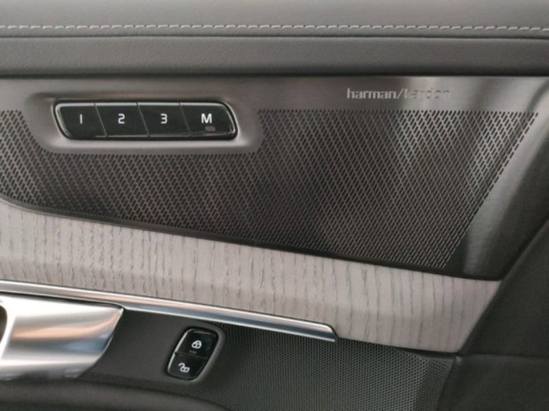 Volvo XC90 nuova a Modena (14)