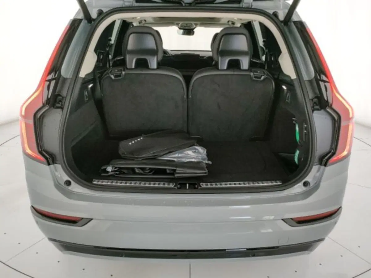 Volvo XC90 nuova a Modena (16)