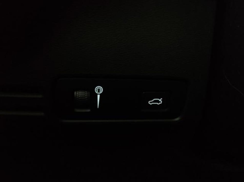 Volvo XC40 usata a Modena (11)
