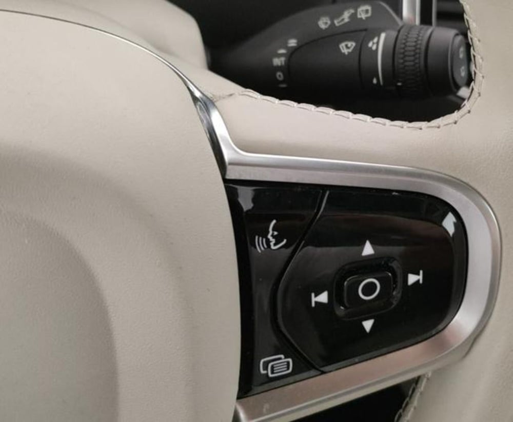 Volvo XC90 usata a Modena (19)