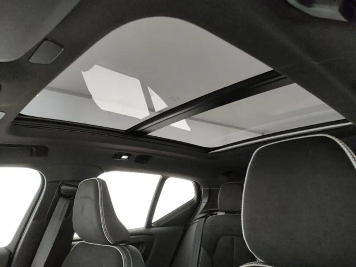 Volvo XC40 nuova a Modena (14)