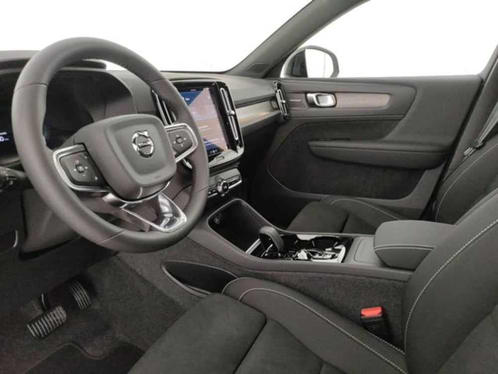 Volvo XC40 nuova a Modena (16)