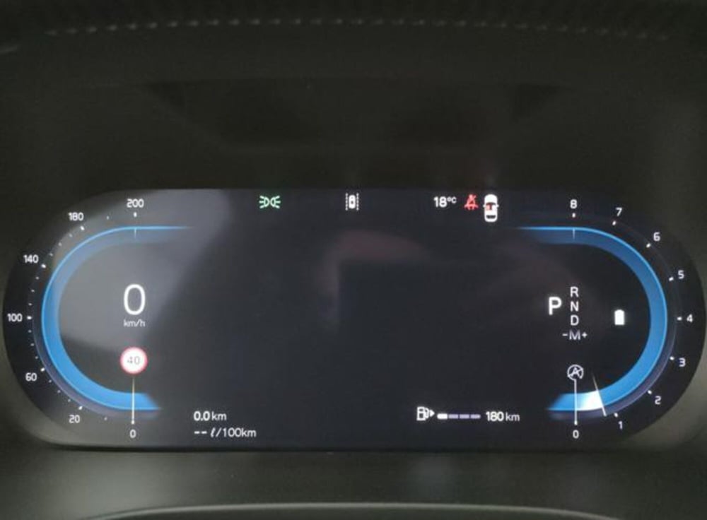 Volvo XC40 nuova a Modena (19)