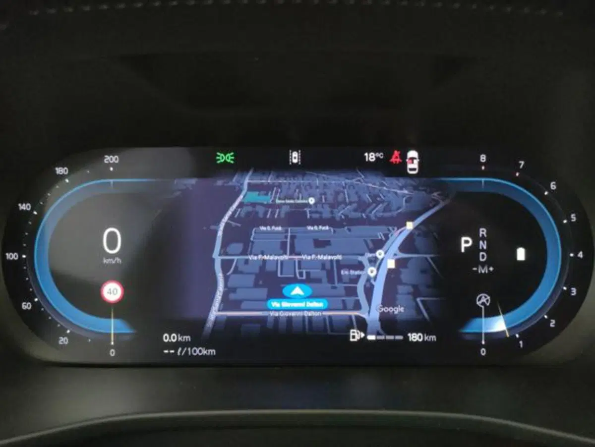 Volvo XC40 nuova a Modena (20)