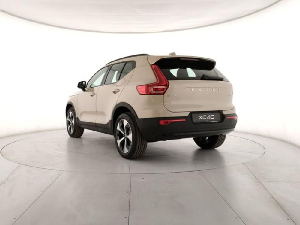 Volvo XC40 nuova a Modena (3)