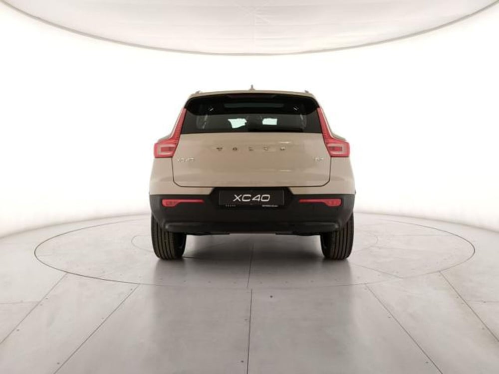 Volvo XC40 nuova a Modena (4)