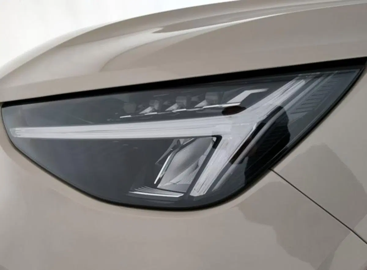 Volvo XC40 nuova a Modena (9)