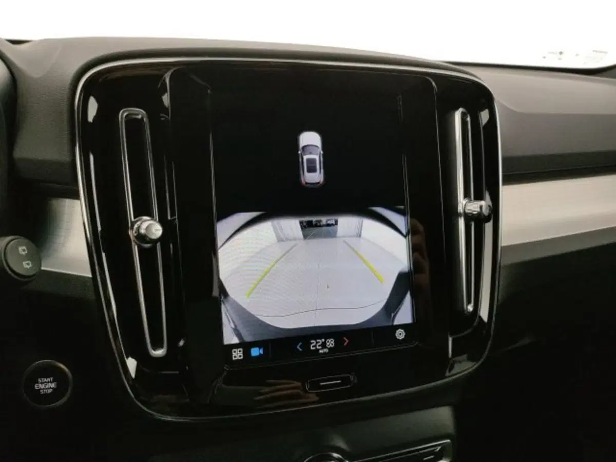 Volvo XC40 nuova a Modena (18)