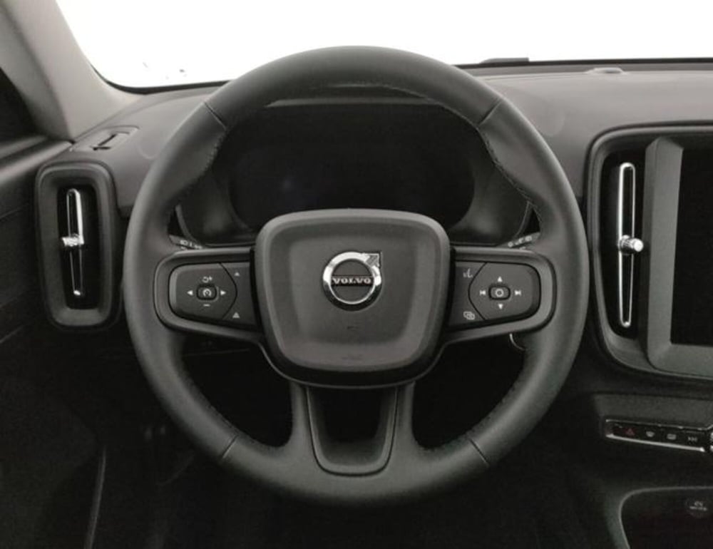 Volvo XC40 nuova a Modena (12)