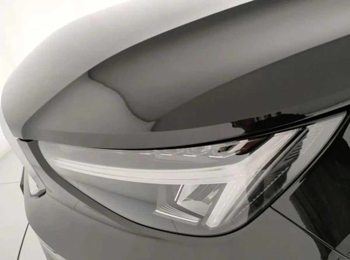 Volvo XC40 nuova a Modena (17)
