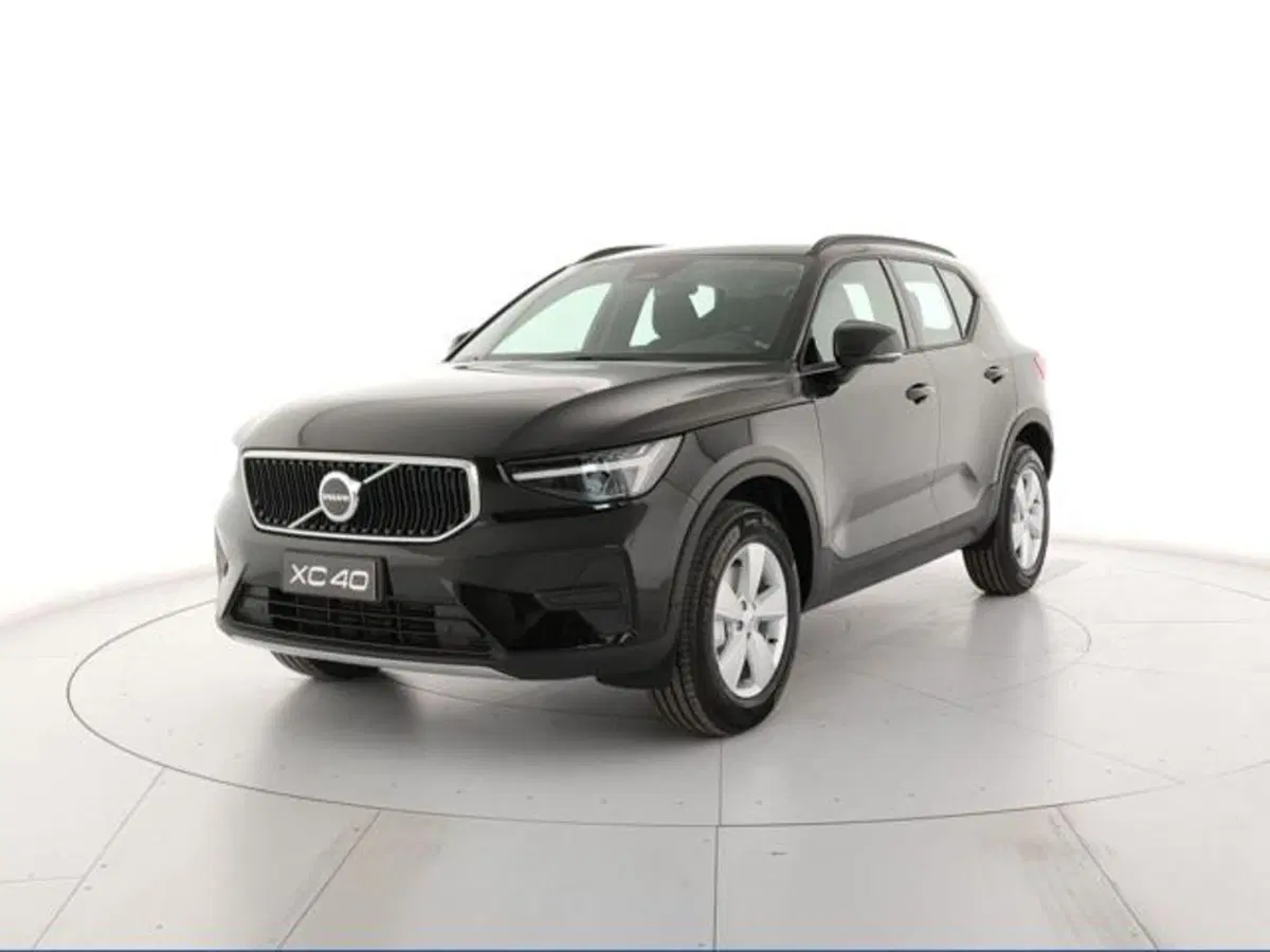 Volvo XC40 nuova a Modena (2)