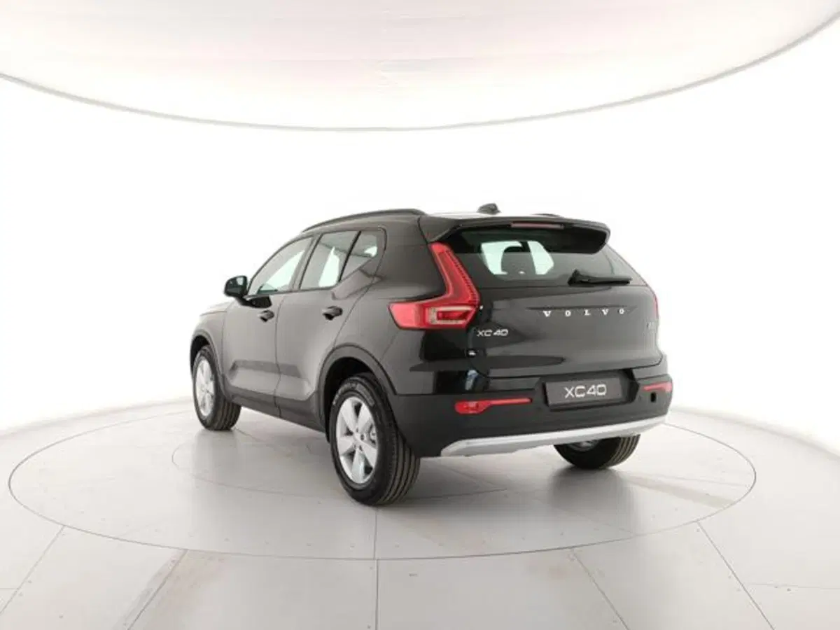 Volvo XC40 nuova a Modena (3)