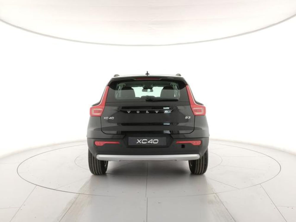 Volvo XC40 nuova a Modena (4)