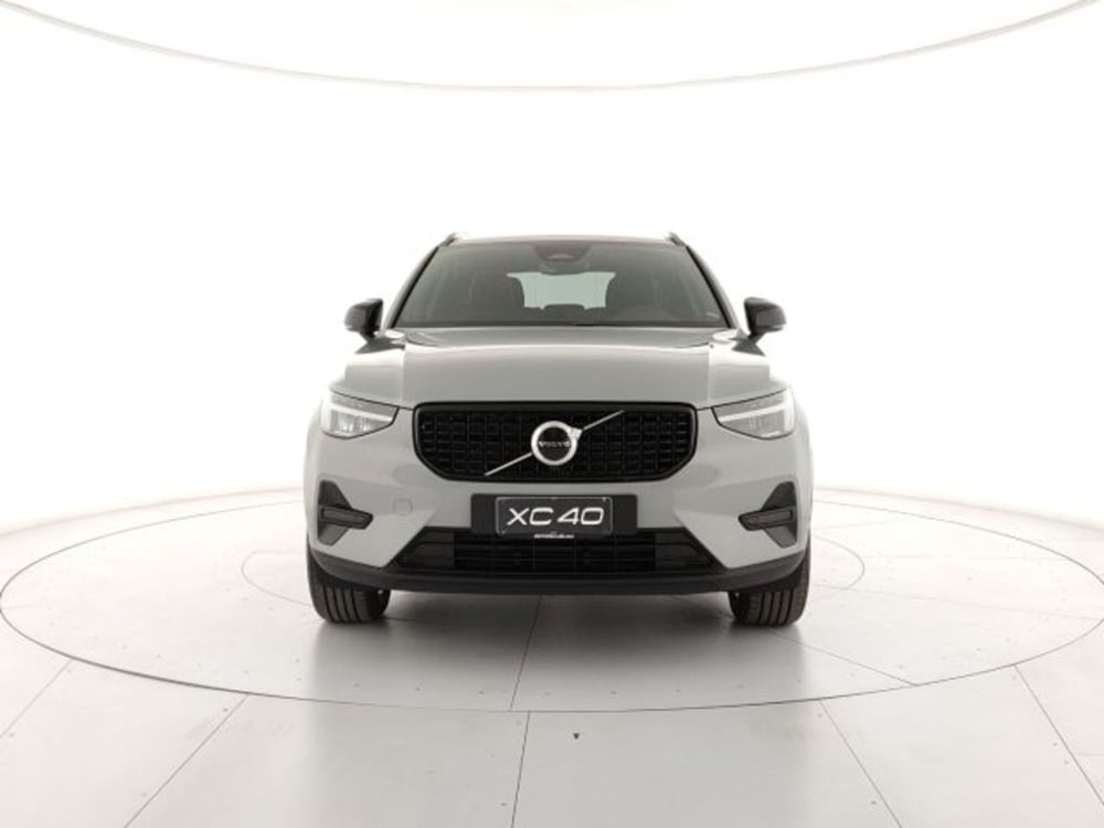Volvo XC40 nuova a Modena (7)