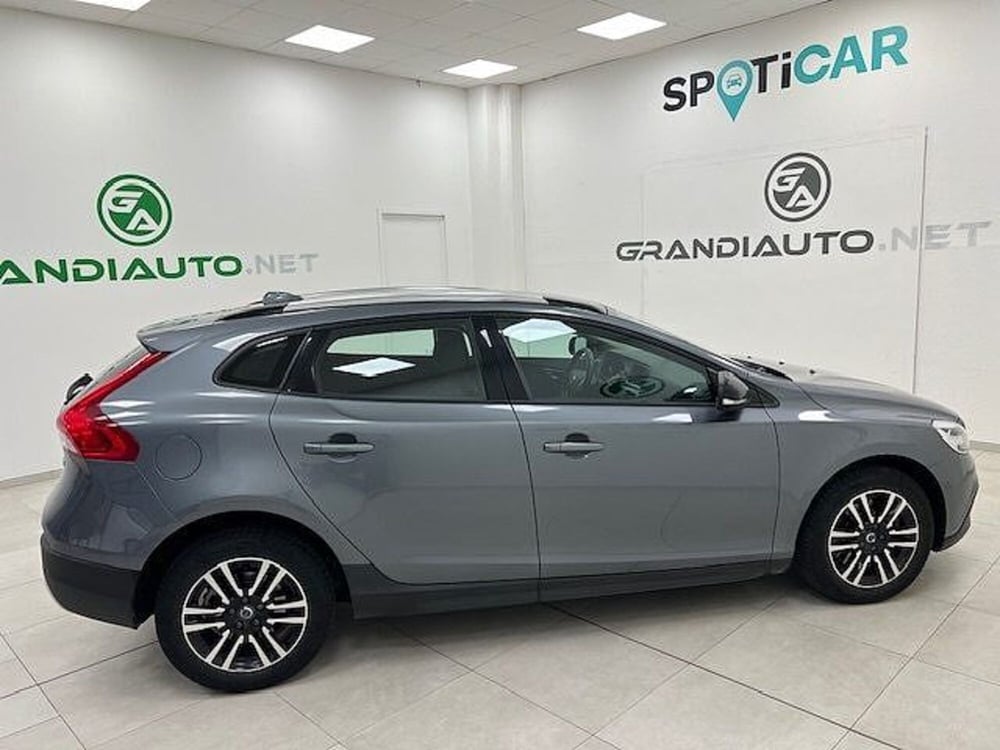 Volvo V40 Cross Country usata a Alessandria (4)