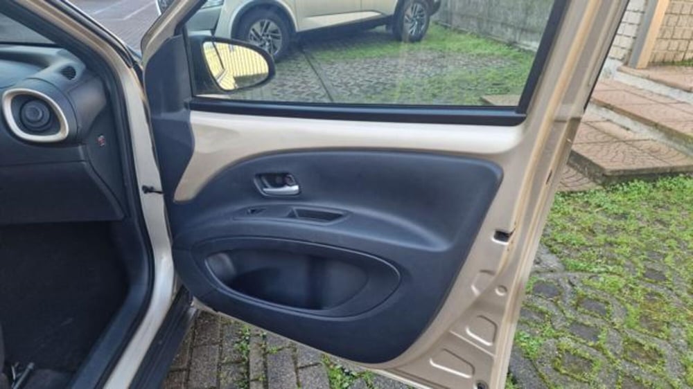Toyota Aygo X usata a Milano (19)