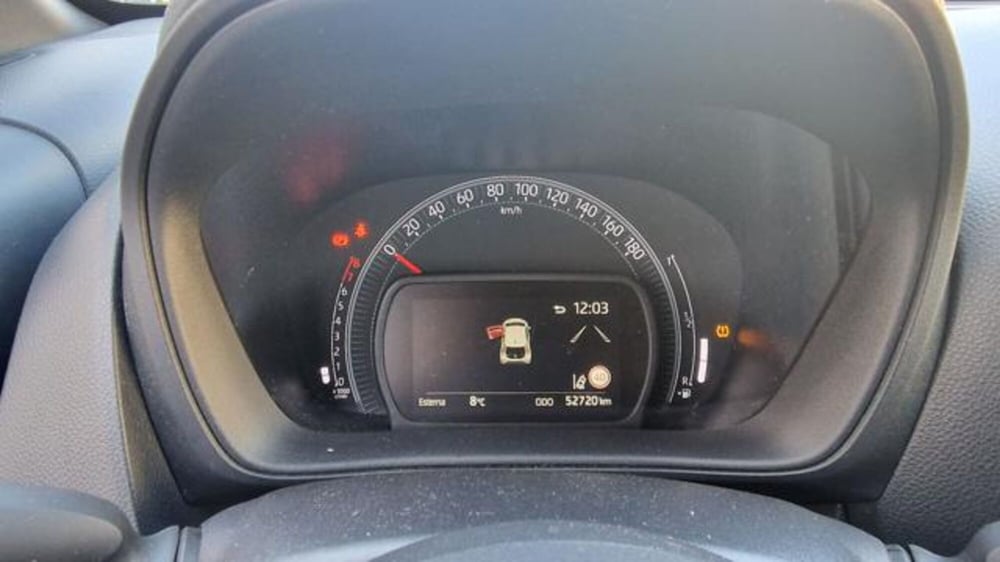 Toyota Aygo X usata a Milano (7)
