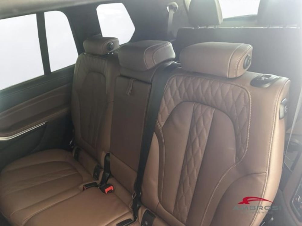 BMW X7 nuova a Perugia (10)