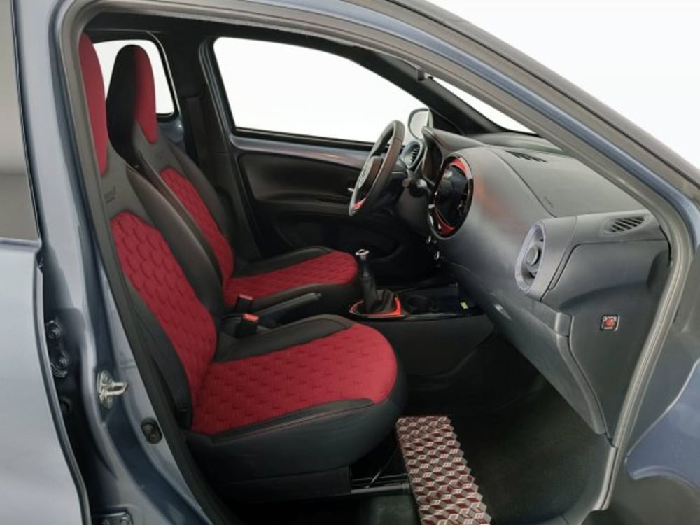 Toyota Aygo X usata a Teramo (11)