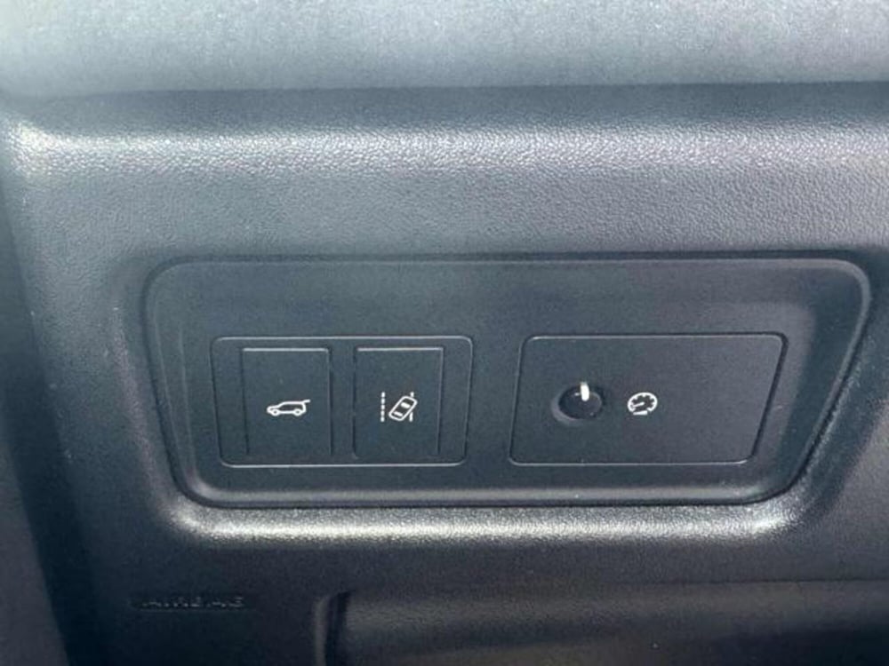 Land Rover Discovery Sport usata a Lucca (11)