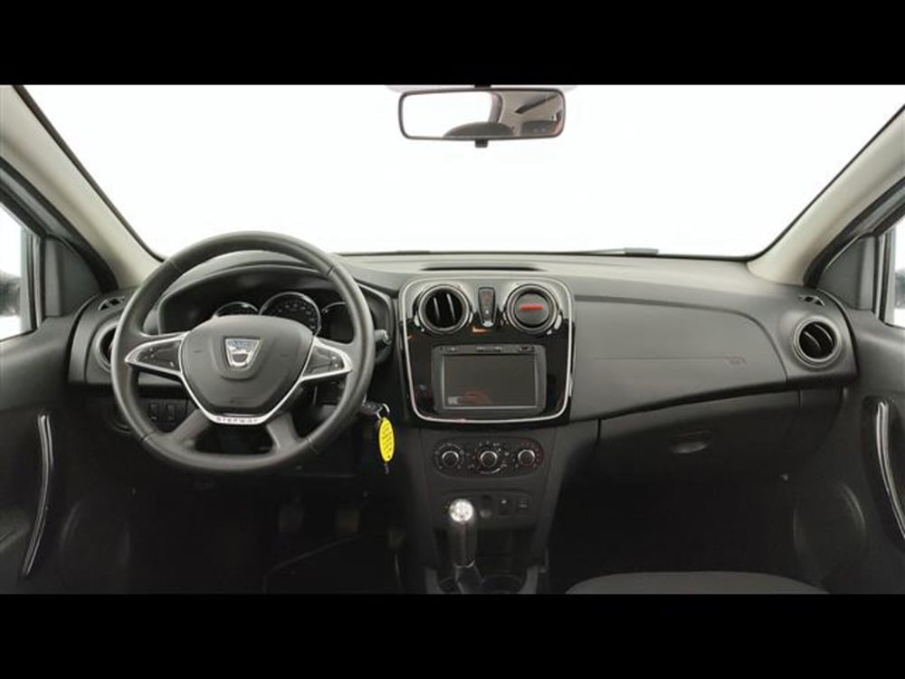 Dacia Sandero usata a Milano (10)