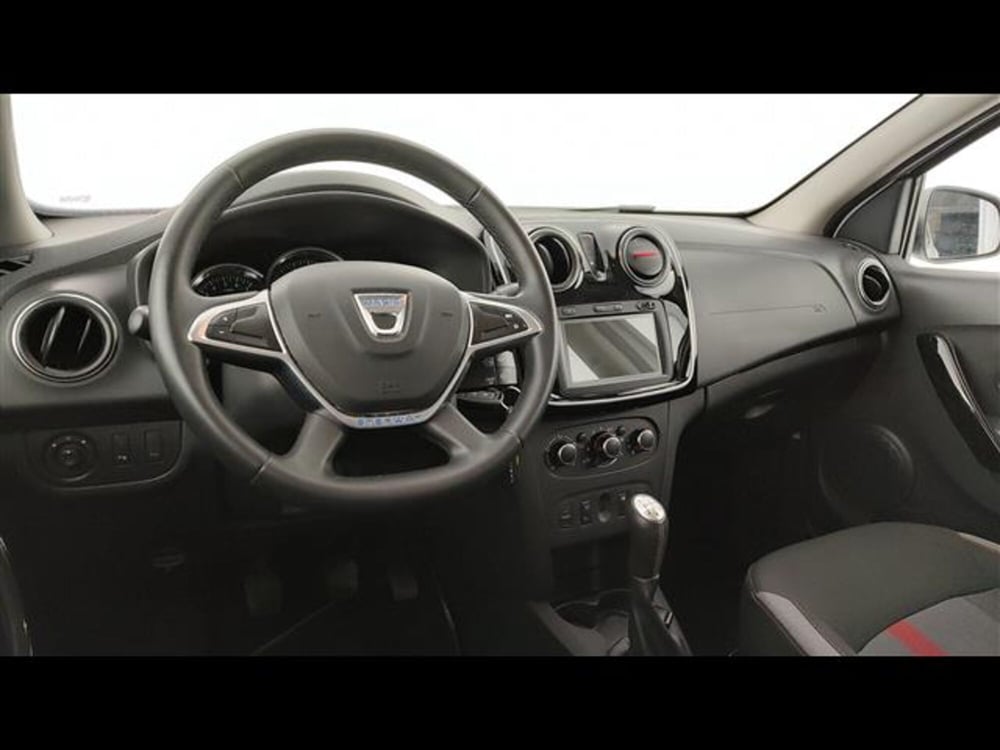 Dacia Sandero usata a Milano (11)
