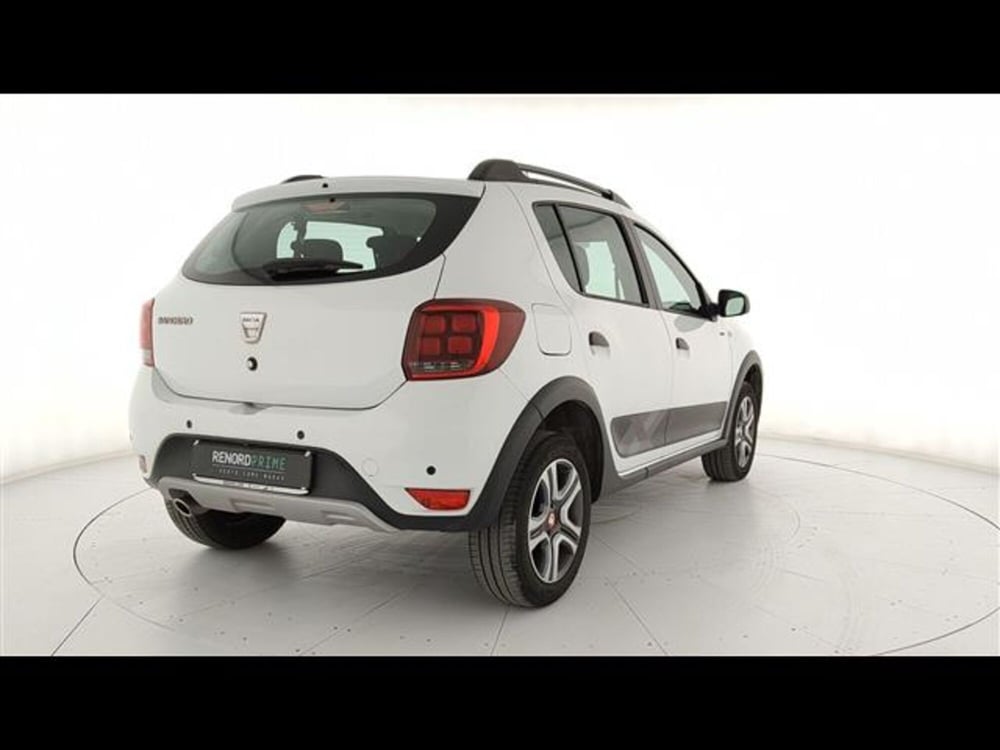 Dacia Sandero usata a Milano (5)