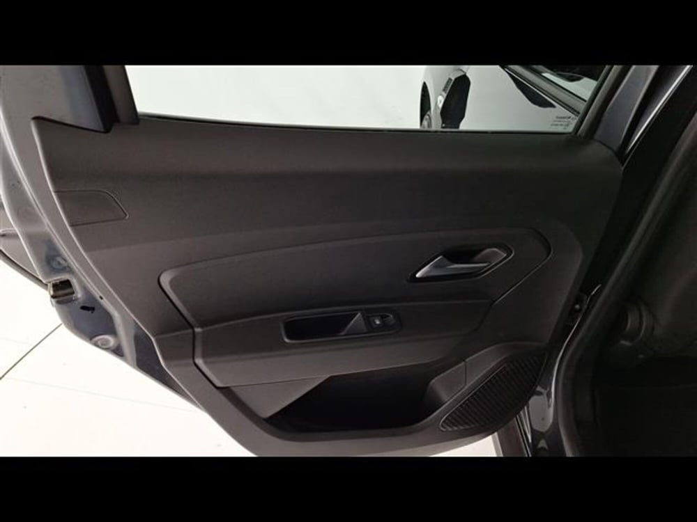 Dacia Duster usata a Milano (12)