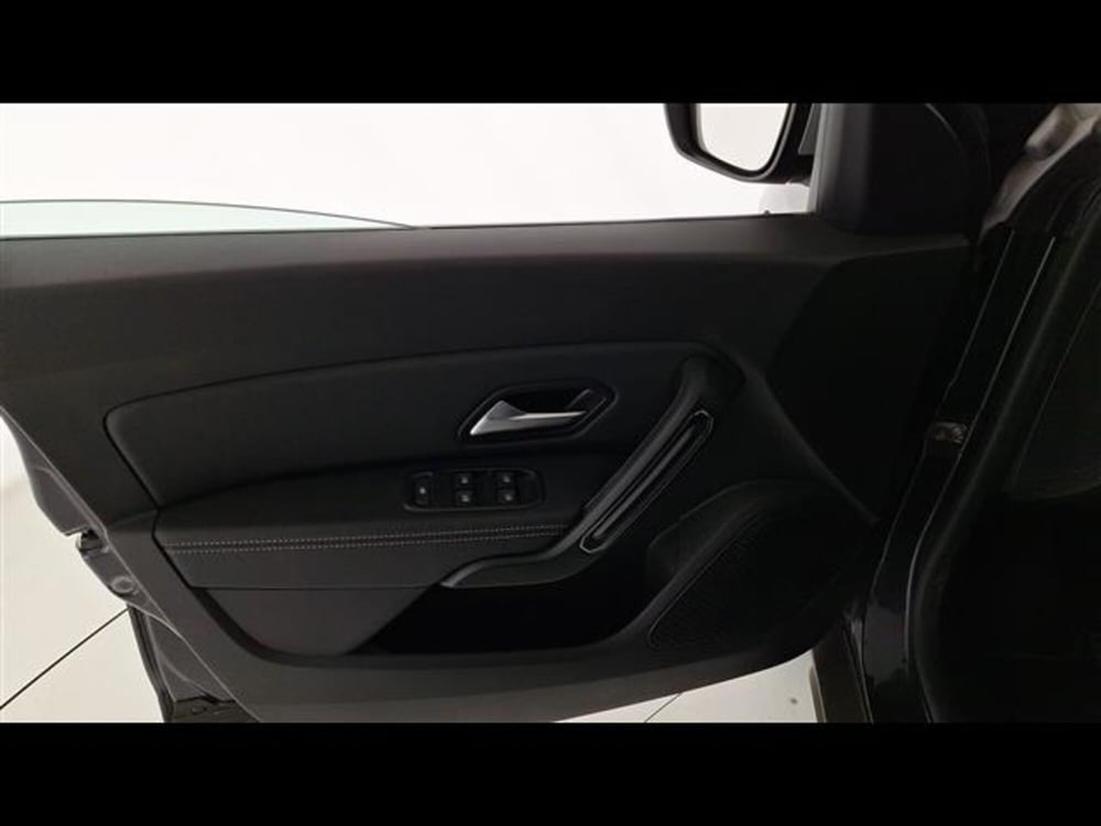 Dacia Duster usata a Milano (8)