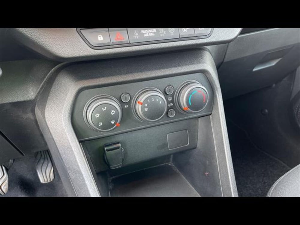Dacia Sandero usata a Lecce (13)