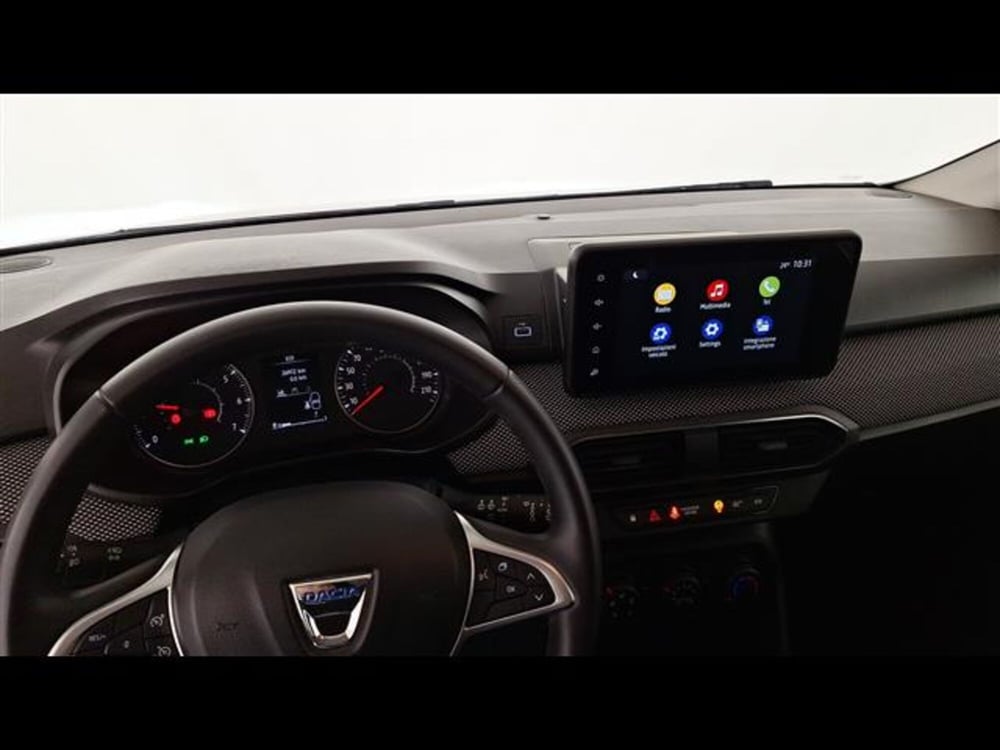 Dacia Sandero usata a Milano (13)