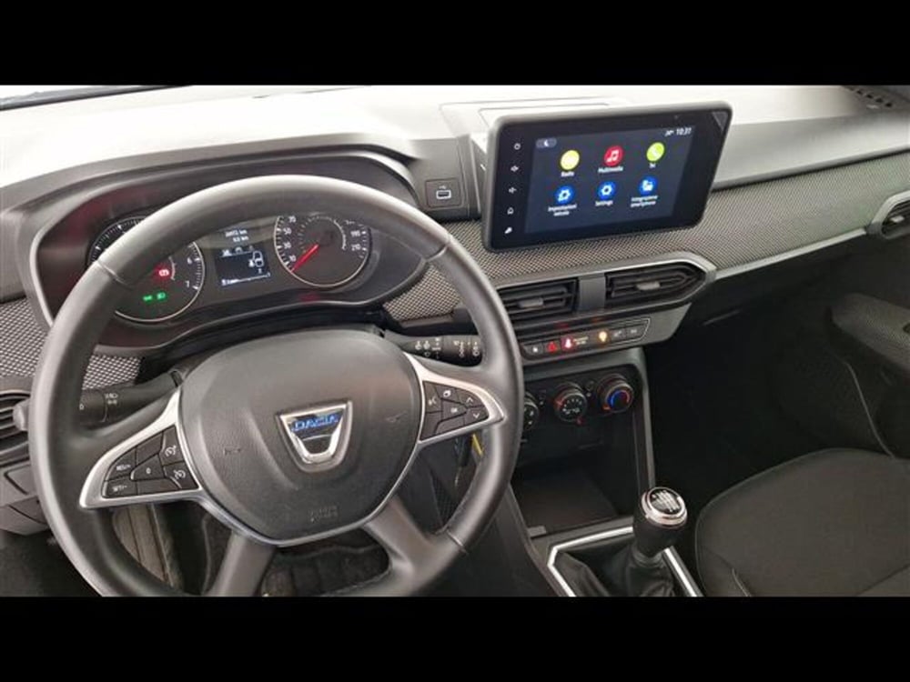 Dacia Sandero usata a Milano (15)