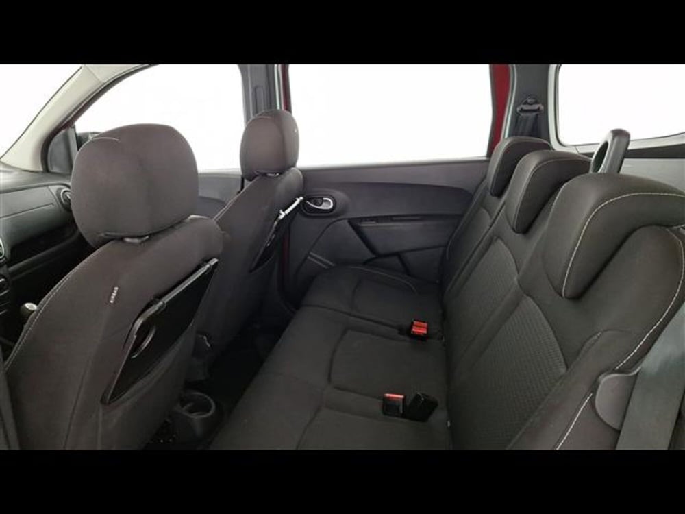 Dacia Lodgy usata a Milano (11)
