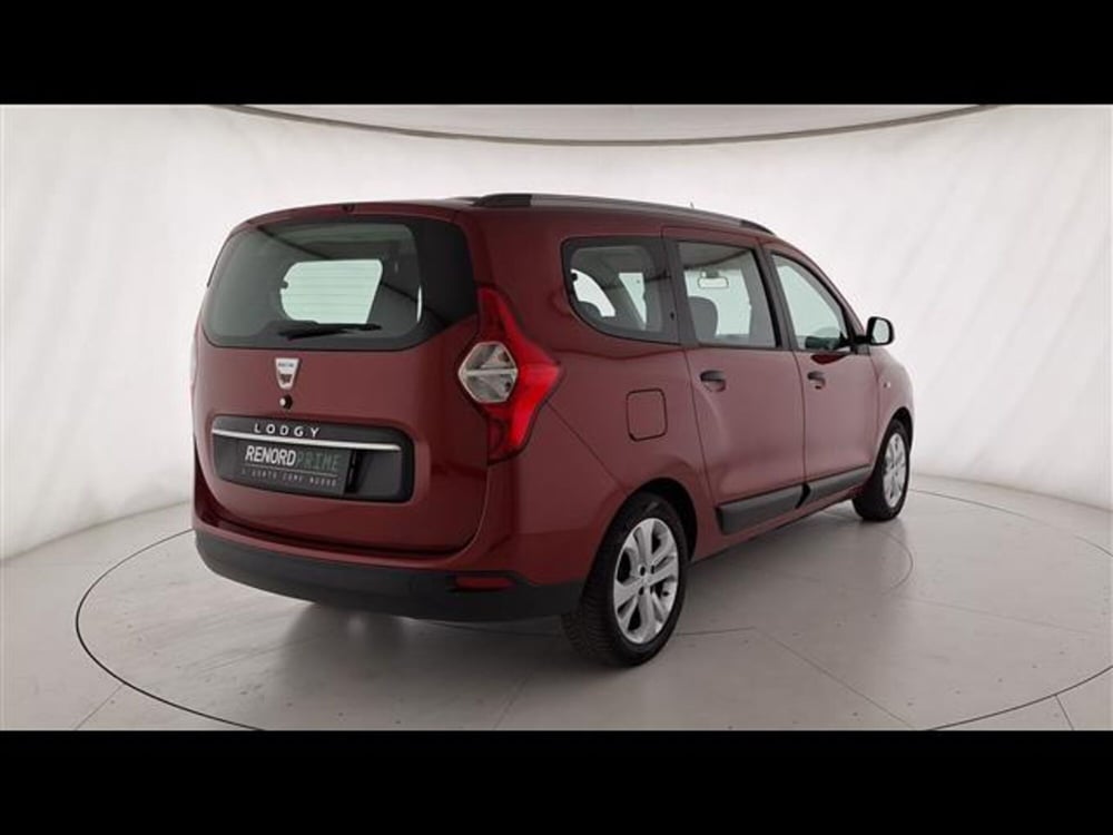 Dacia Lodgy usata a Milano (5)