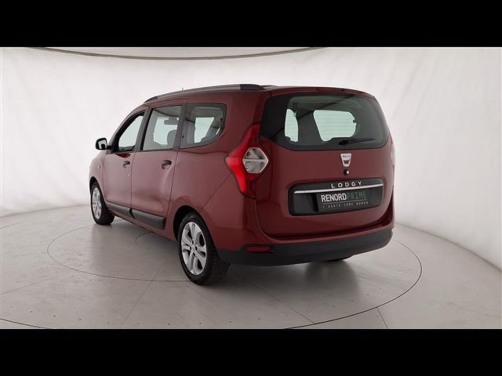 Dacia Lodgy usata a Milano (6)