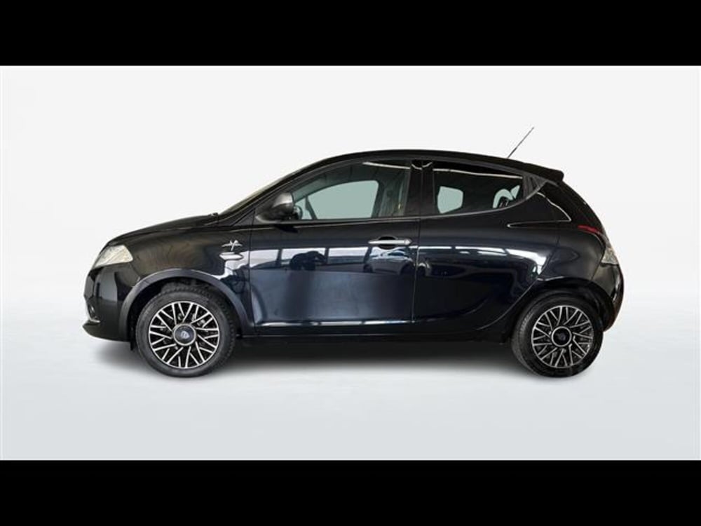 Lancia Ypsilon usata a Firenze (2)