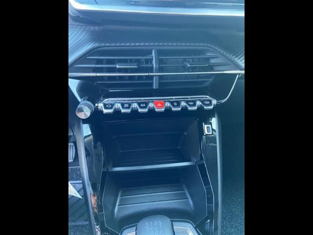 Peugeot 2008 usata a Milano (7)