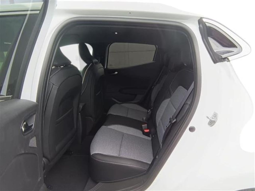 Renault Clio nuova a Livorno (14)