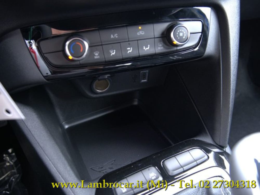 Opel Corsa nuova a Milano (10)