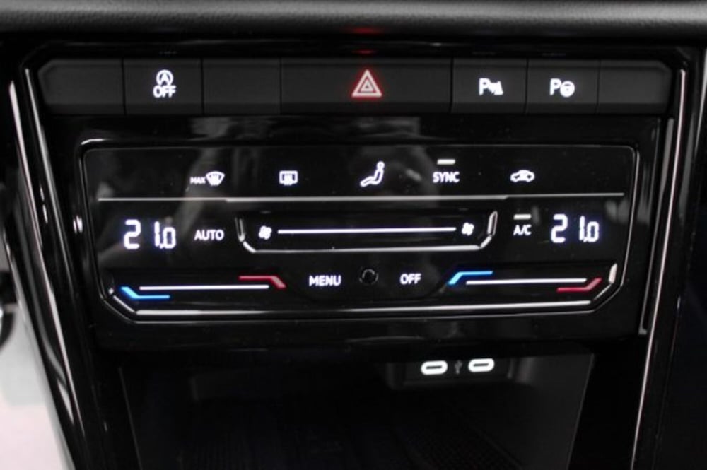 Volkswagen T-Roc nuova a Novara (12)