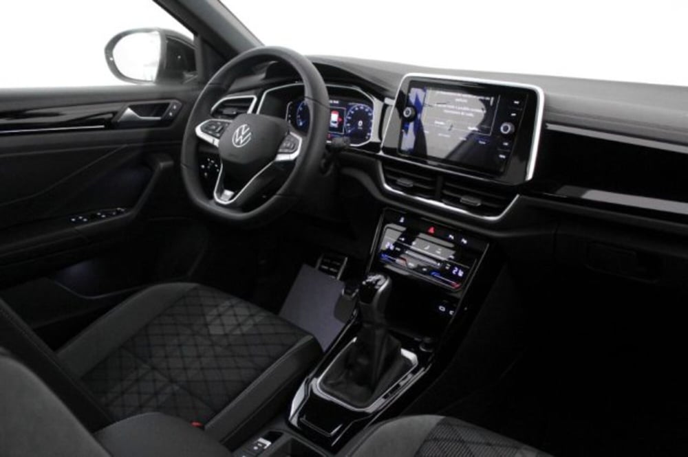 Volkswagen T-Roc nuova a Novara (6)