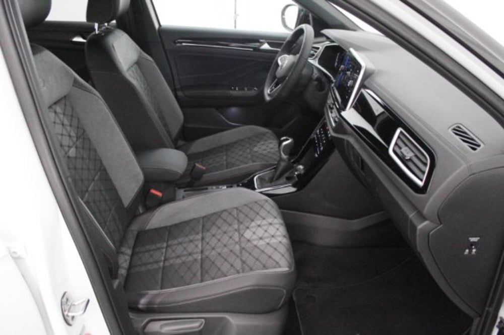 Volkswagen T-Roc nuova a Novara (8)